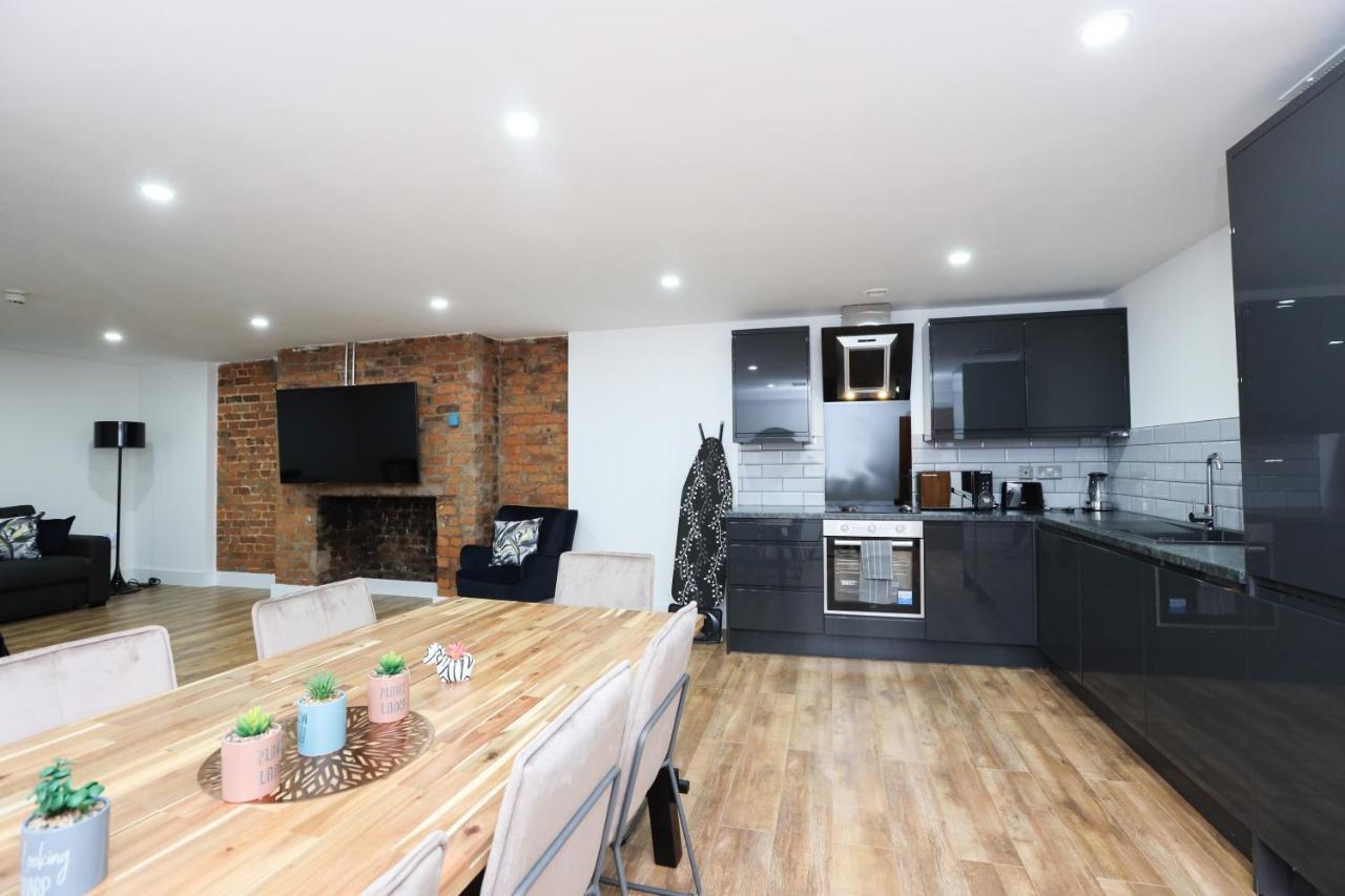Concert Square Apartments By Happy Days Liverpool Bagian luar foto
