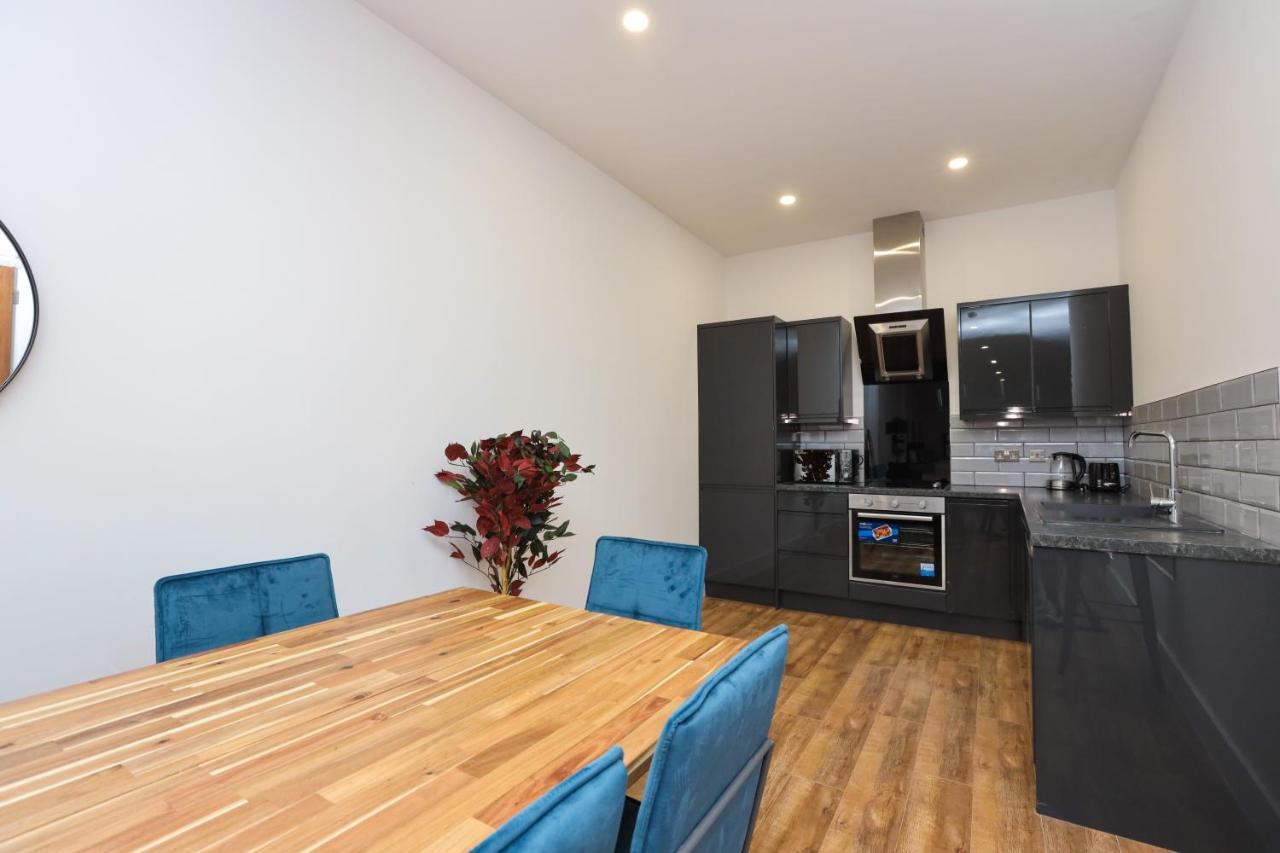Concert Square Apartments By Happy Days Liverpool Bagian luar foto
