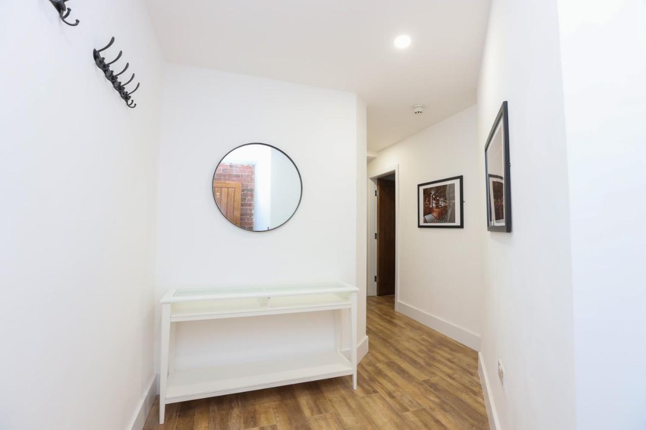 Concert Square Apartments By Happy Days Liverpool Bagian luar foto